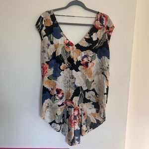 Good: Elizabeth and James High Low Tunic Top